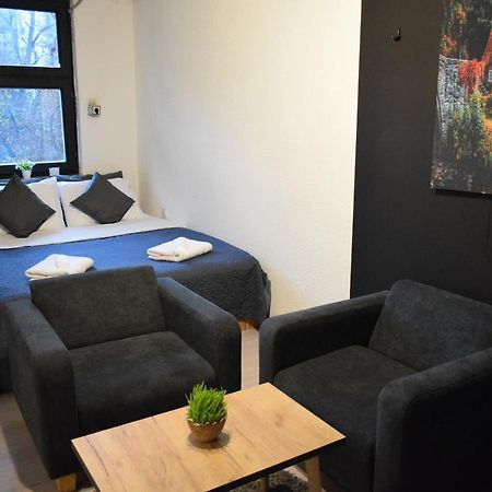 סקופיה M - Square Private Rooms מראה חיצוני תמונה