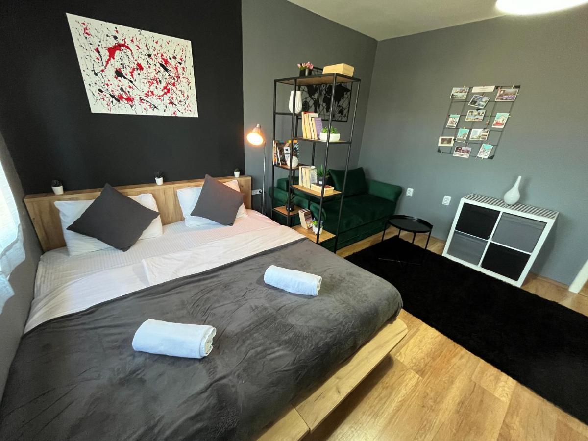 סקופיה M - Square Private Rooms מראה חיצוני תמונה