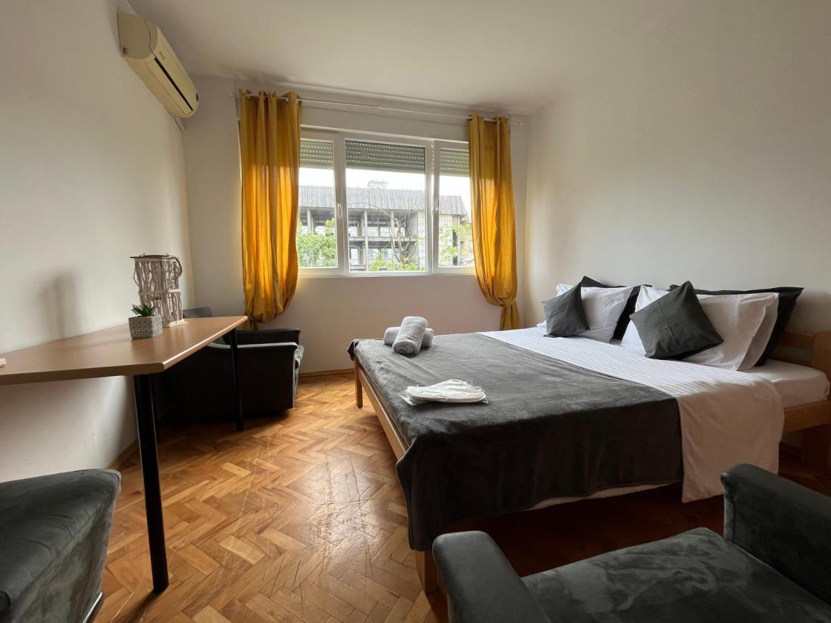 סקופיה M - Square Private Rooms מראה חיצוני תמונה