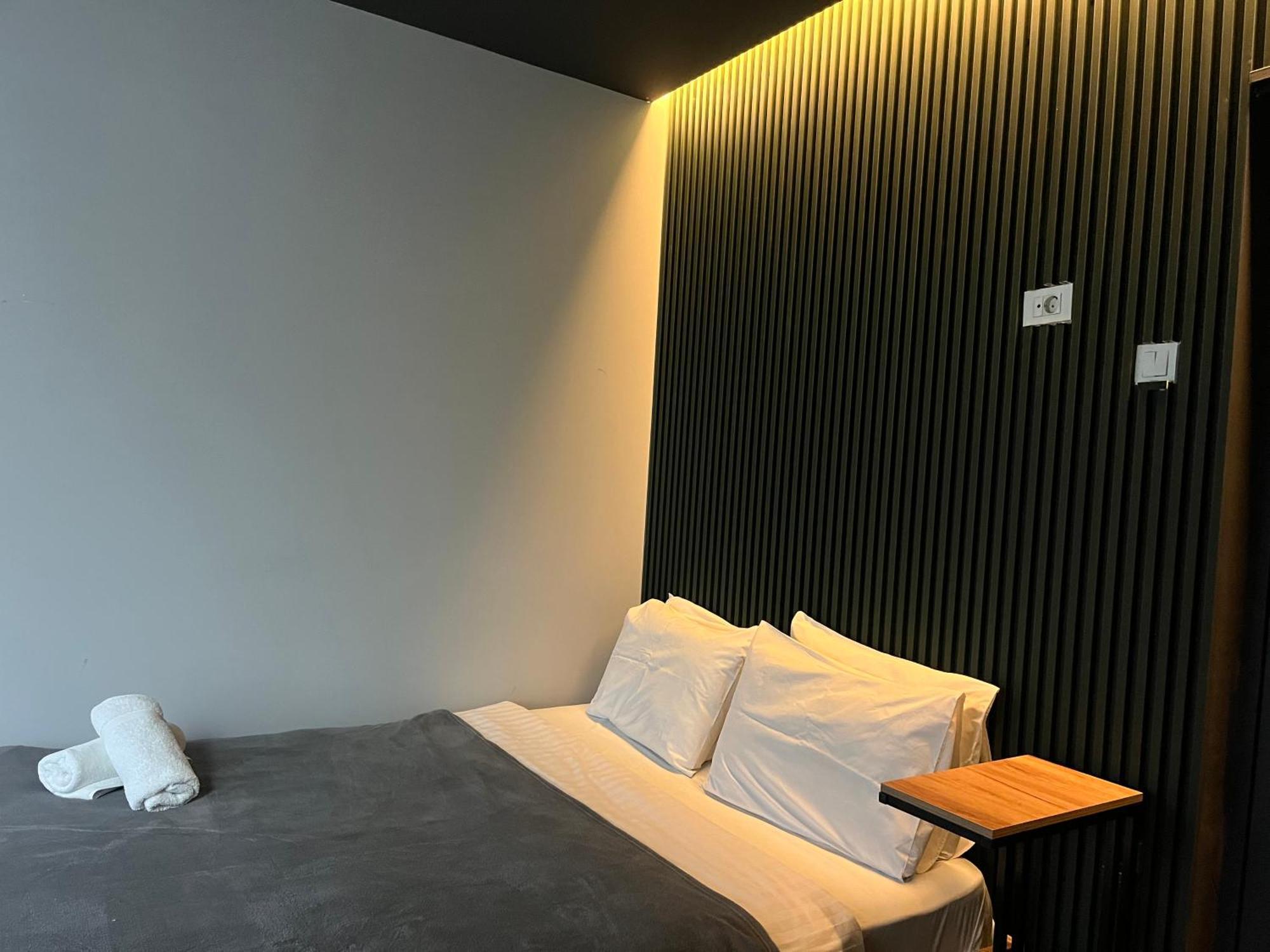 סקופיה M - Square Private Rooms חדר תמונה