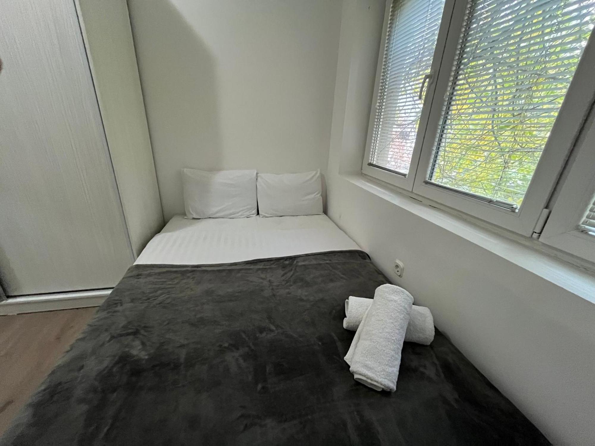 סקופיה M - Square Private Rooms חדר תמונה